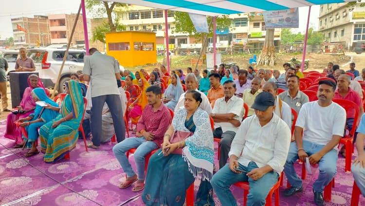 आपका शहर आपकी बात में छाया रहा नाली सफाई का मुद्दा