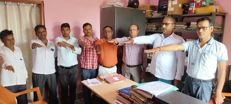 समाज को तंबाकू मुक्त बनाने की दिलायी गयी शपथ