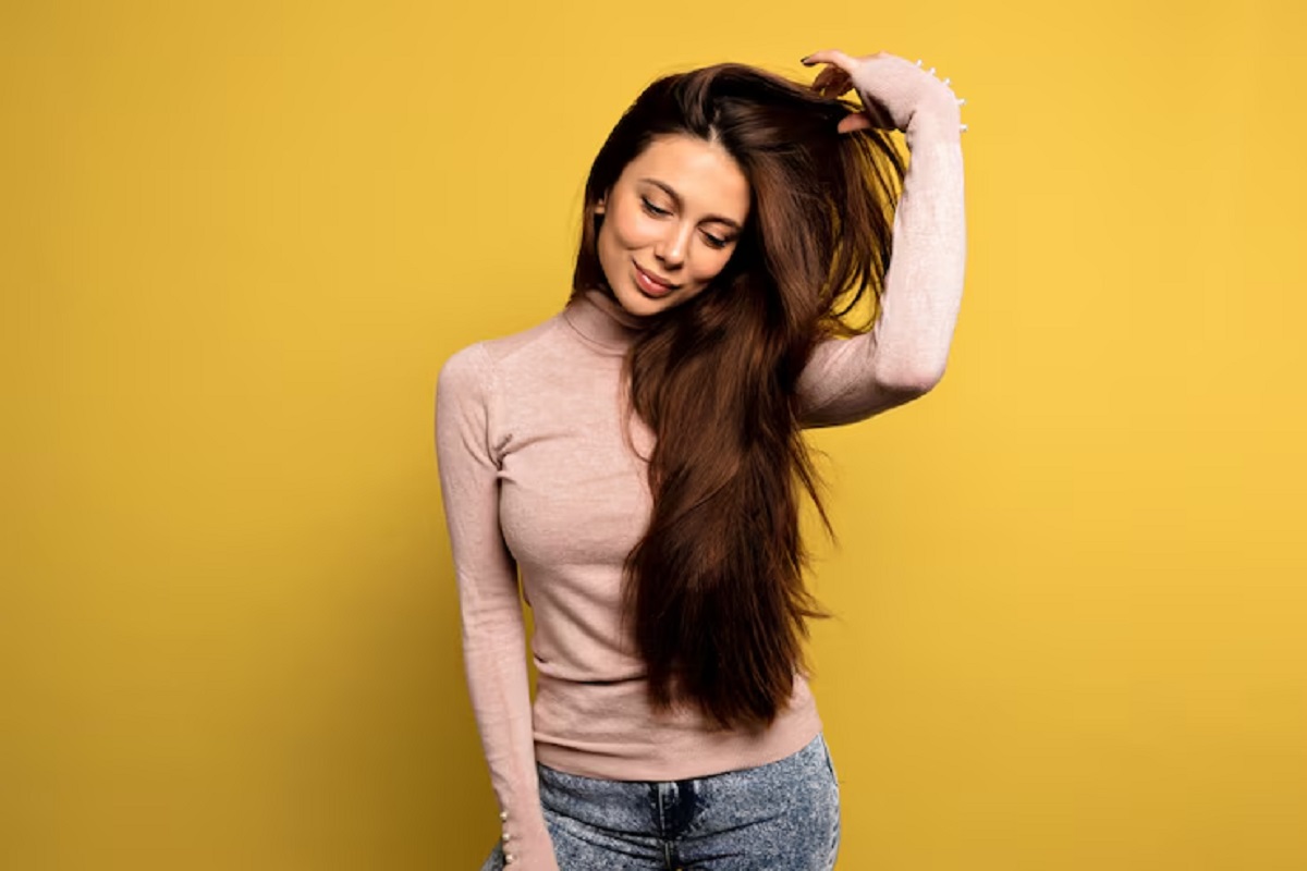 Hair Growth Tips: क्या आप भी हो रहे हैं उम्र से पहले गंजे तो जरूर अपनाएं ये ट्रिक