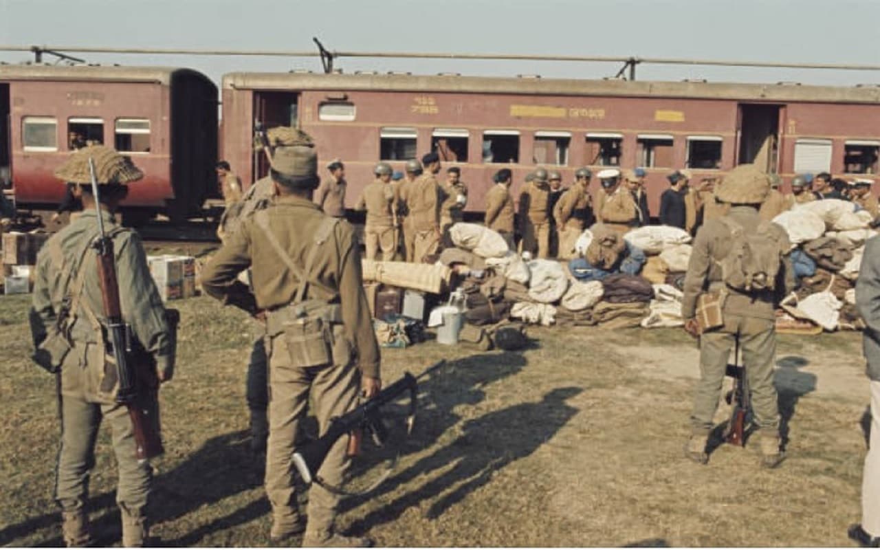1971 का युद्ध: पटना में सायरन बजते ही खिड़की तक बंद कर लेते थे लोग, सैनिकों को ट्रेन में पहुंचाते थे खाना-पानी