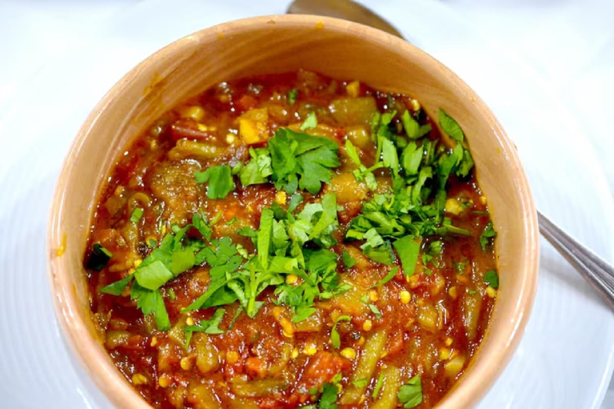 Lauki Ka Bharta Recipe: लौकी से प्यार हो जाएगा, ट्राई करें ये स्वादिष्ट भर्ता रेसिपी!