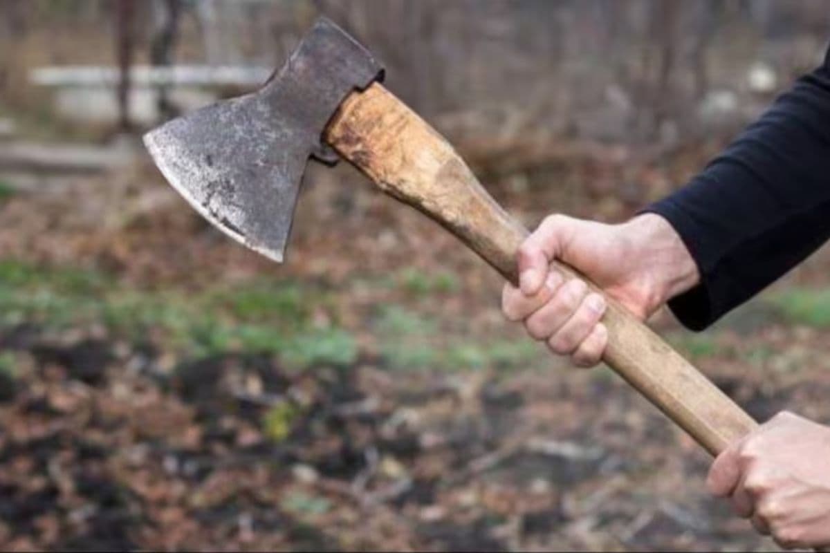 Bihar Crime: लव अफेयर से नाराज पिता बना हैवान, नाबालिग बेटी को टुकड़े-टुकड़े कर भट्ठी में जलाया