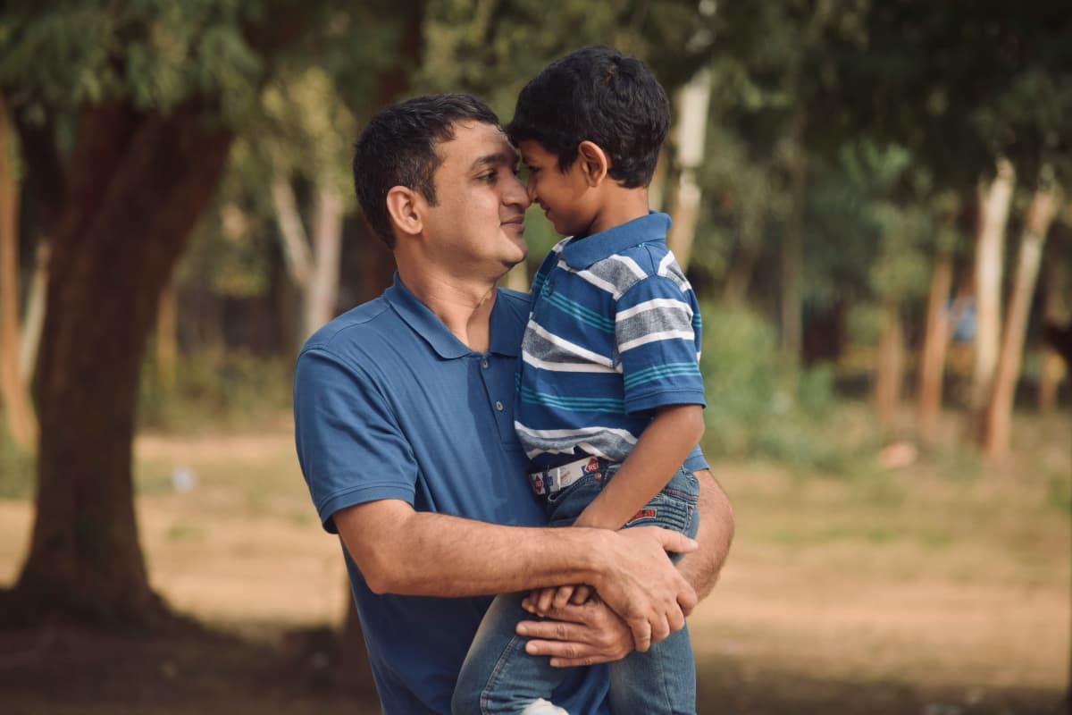 Parenting Tips: खुद का बेटा बन जाएगा दुश्मन अगर परवरिश के दौरान कर दी ये गलतियां, जीवनभर करेगा नफरत