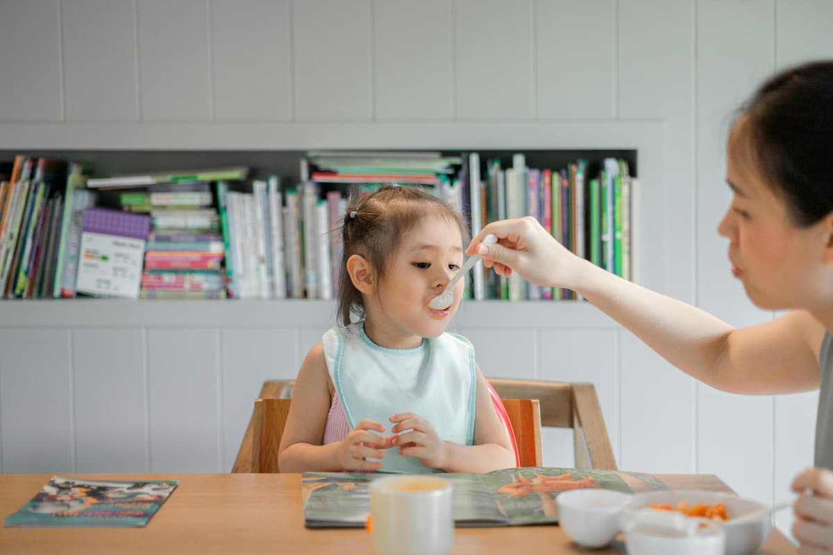 Parenting Tips: दोगुनी रफ्तार से ग्रो करेंगे बच्चे, खाना खिलाते समय इन बातों को ख्याल रखें पैरेंट्स Parenting Tips: दोगुनी रफ्तार से ग्रो करेंगे बच्चे, खाना खिलाते समय इन बातों को ख्याल रखें पैरेंट्स