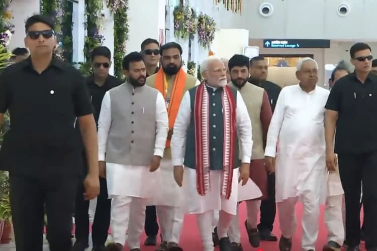 पीएम मोदी ने किया पटना एयरपोर्ट के नए टर्मिनल भवन का उद्घाटन, यात्रियों को मिलेंगी ये अत्याधुनिक सुविधाएं