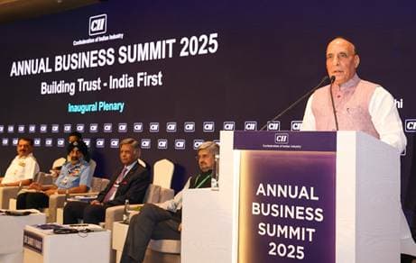 Defense: ऑपरेशन सिंदूर ने मेक इन इंडिया निर्मित रक्षा प्रणाली को वैश्विक पहचान दिलाने का किया काम