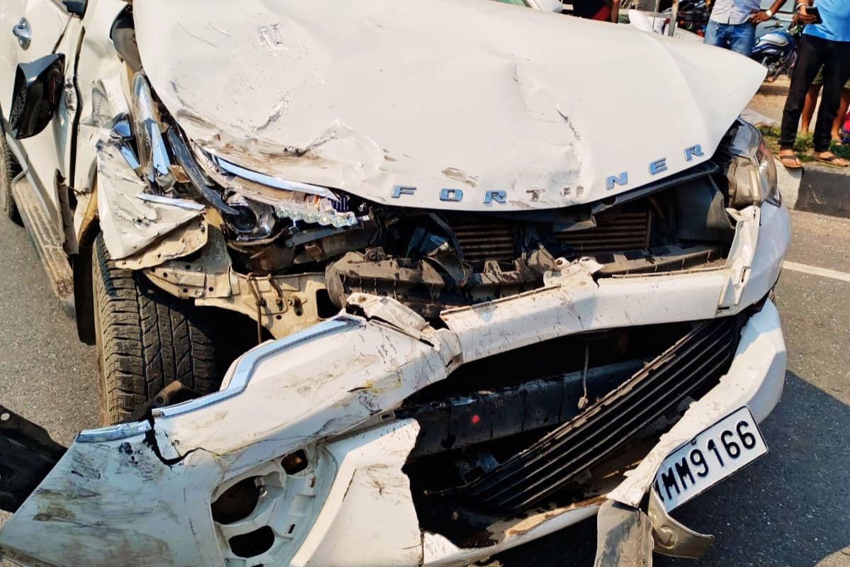 साप्ताहिक बाजार चरही के पास सड़क दुर्घटना में एक की मौत, 3 गंभीर