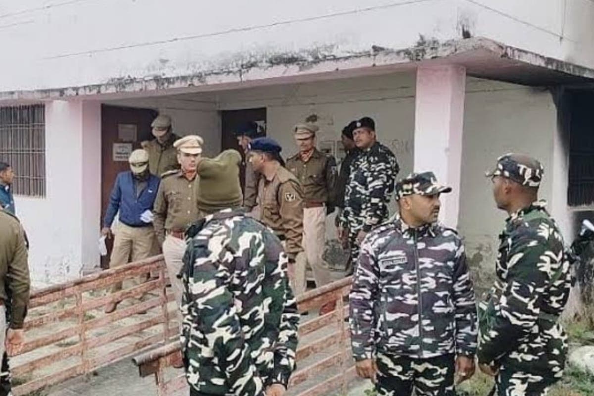 Indo-Nepal: भारत-नेपाल सीमा पर तनाव के बीच SSB जवानों ने संदिग्ध तिब्बती को पकड़ा, अवैध तरीके से जा रहा था नेपाल