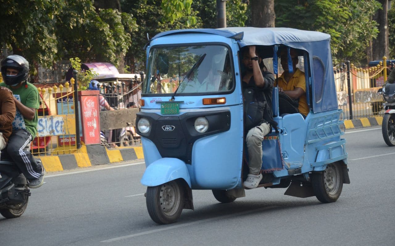 पटना में इलेक्ट्रिक वाहनों का तेजी से बढ़ा क्रेज, प्रदूषण मुक्त बिहार बनाने में EV का रहेगा महत्वपूर्ण योगदान