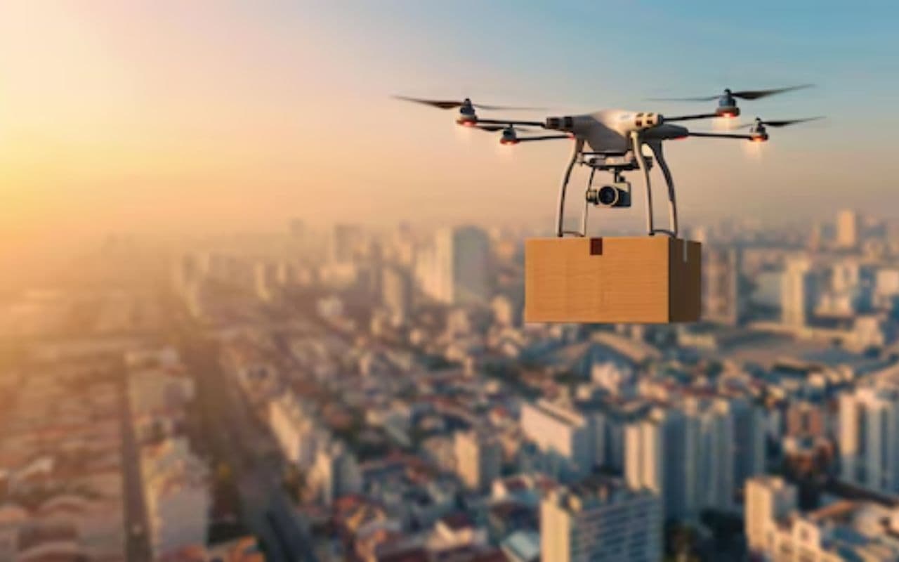 Bihar News: केंद्र की मुहर के बाद ड्रोन से होटलों और घरों में भेजी जायेगी मछली, पटना के ज्ञान भवन में चुका है लाइव ट्रायल