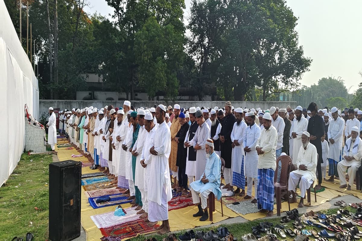 Bakrid: खरसावां में अदा की गयी बकरीद की विशेष नमाज, शांति व्यवस्था बनाये रखने के लिए प्रशासन अलर्ट