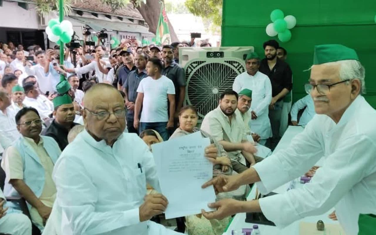 Bihar RJD: आरजेडी के प्रदेश अध्यक्ष बनेंगे मंगनी लाल! तेजस्वी-मीसा और राबड़ी-लालू के सामने किया नामांकन