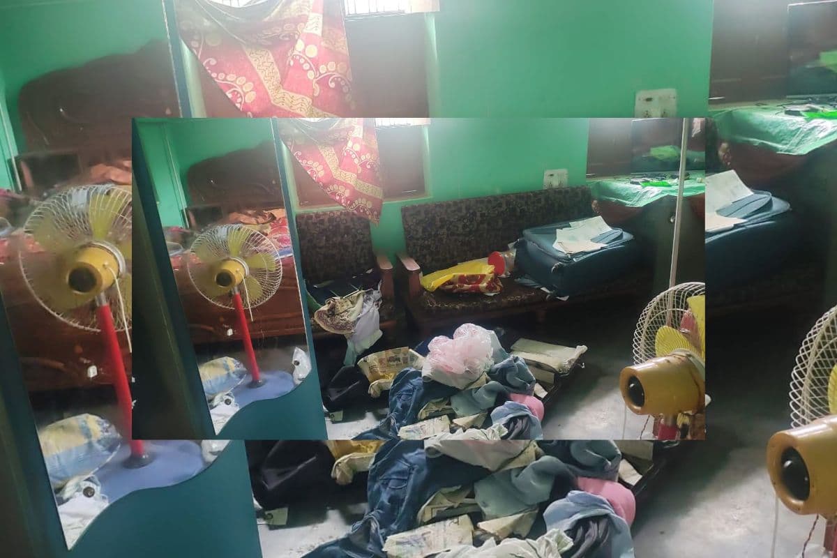 लूट के बाद कमरे की स्थिति