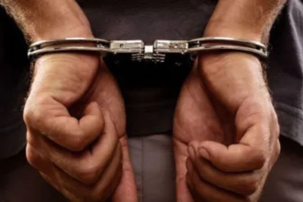 Bihar News: पुलिस के हत्थे चढ़ा मोस्ट वांटेड अपराधी, 21 साल से अपराध में है सक्रिय