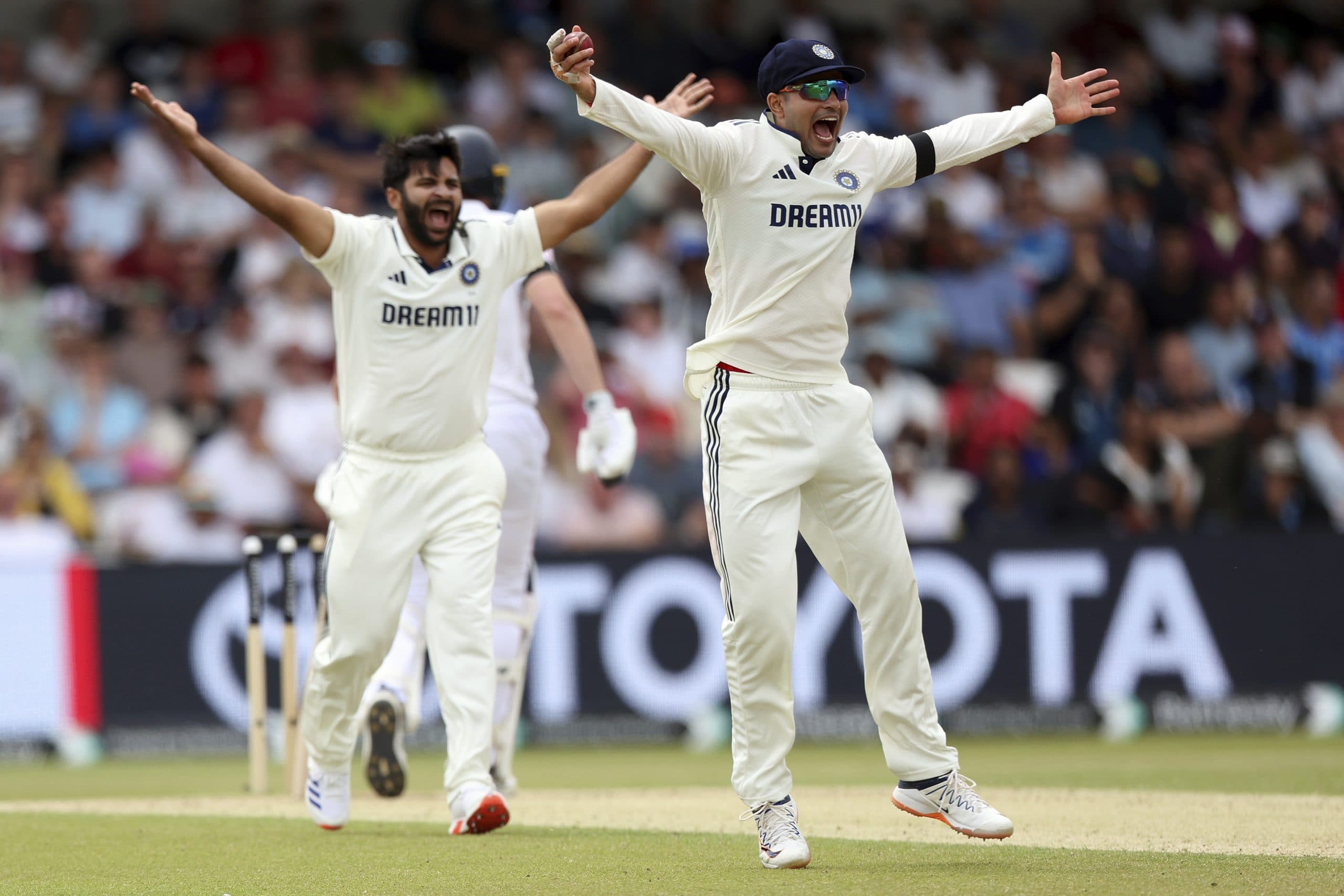 Captain Shubman Gill and Shardul Thakur appeals for Wicket.