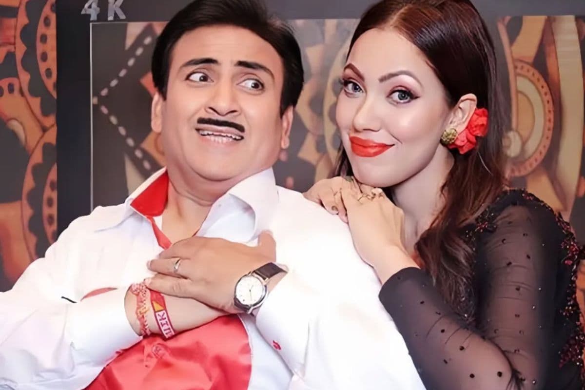 Taarak Mehta Ka Ooltah Chashmah: एयरपोर्ट पर दिखे जेठालाल-बबीता साथ, क्या हो रहा है गुपचुप? जानिए सच्चाई