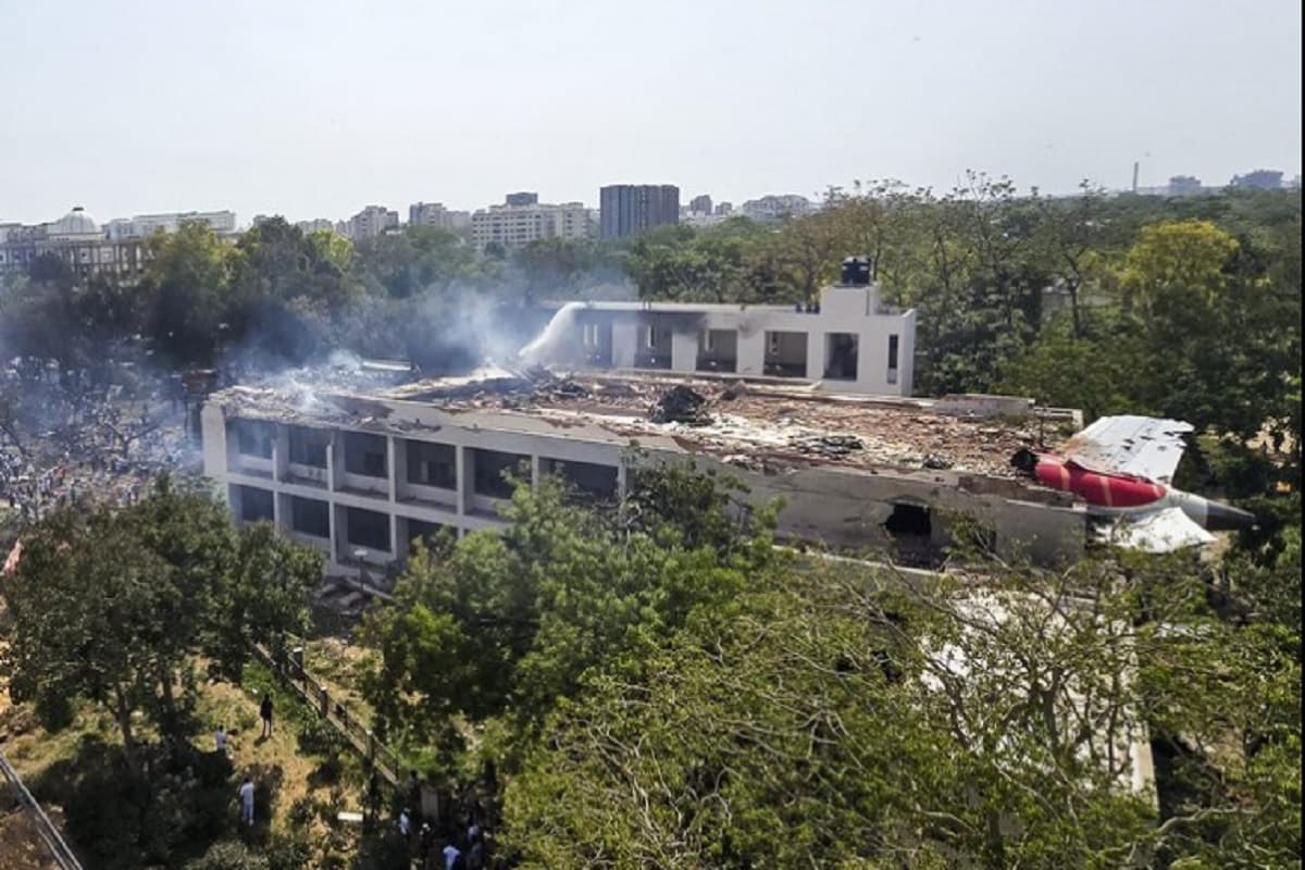 Ahmedabad Plane Crash: एयर इंडिया के विमान में सवार थे 61 विदेशी नागरिक, ब्रिटेन के सबसे अधिक