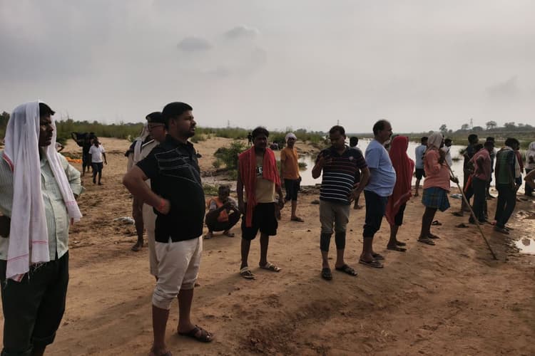 Aurangabad News: औरंगाबाद में दाह संस्कार के बाद सोन नदी में नहा रहे दो किशोर डूबे, मचा हाहाकार, तलाश जारी