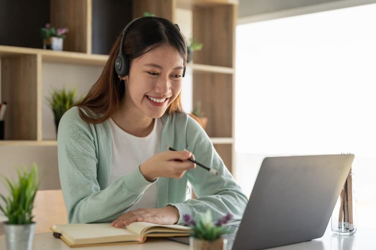 Best Courses After 12th in Hindi 2025: 12वीं PCB के बाद क्या करें? जानें बेस्ट करियर ऑप्शन और कोर्स डिटेल