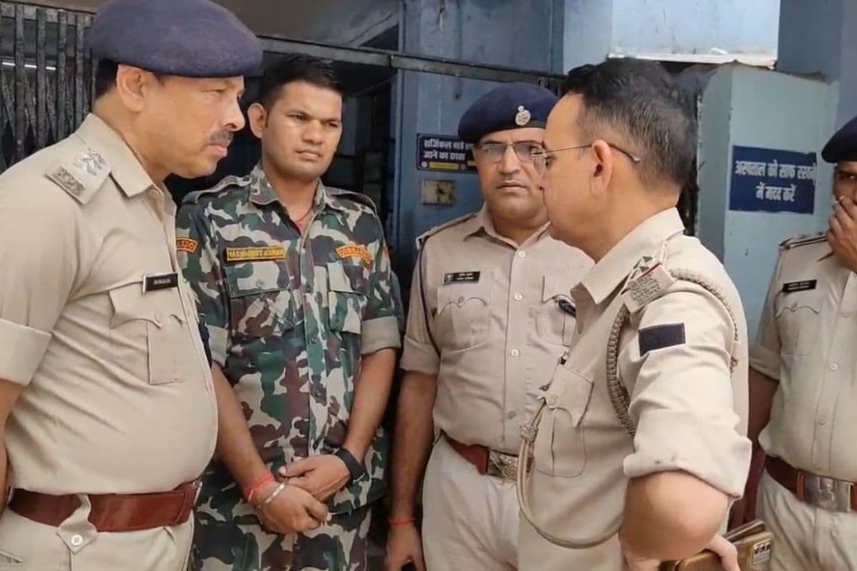 हाजीपुर में दिनदहाड़े पान मसाला दुकानदार की गोली मारकर हत्या, स्कूल गेट के सामने बदमाशों ने वारदात को दिया अंजाम