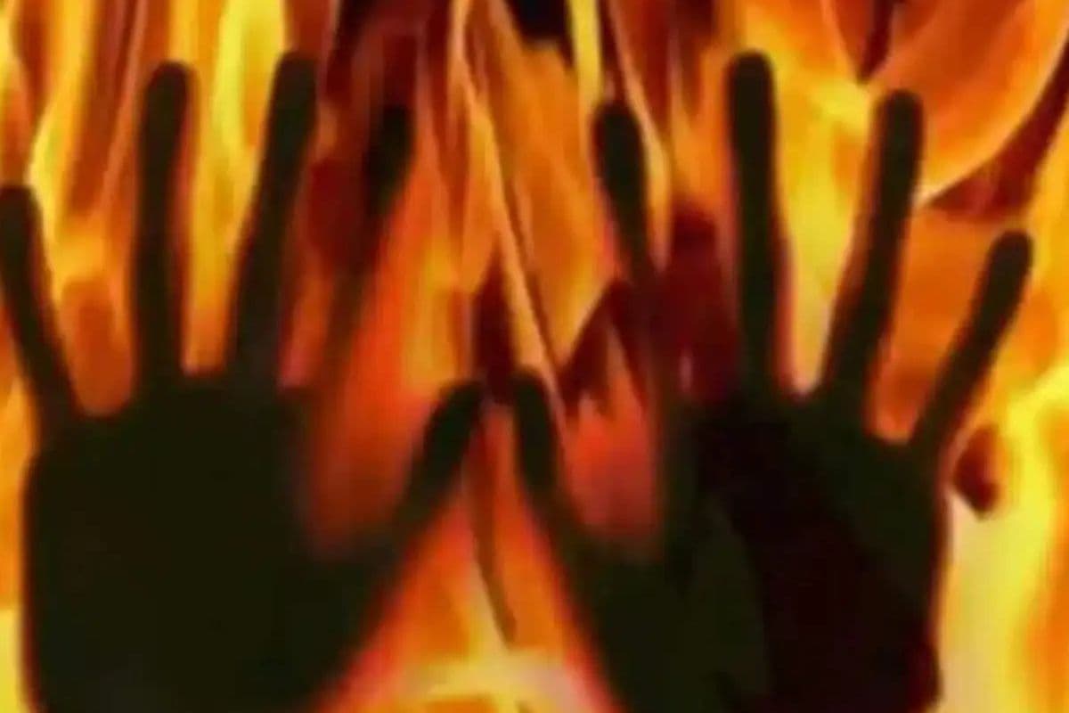 बिहार में आपसी विवाद को लेकर पेट्रोल डालकर जलाने की कोशिश, 5 लोग बुरी तरह झुलसे 