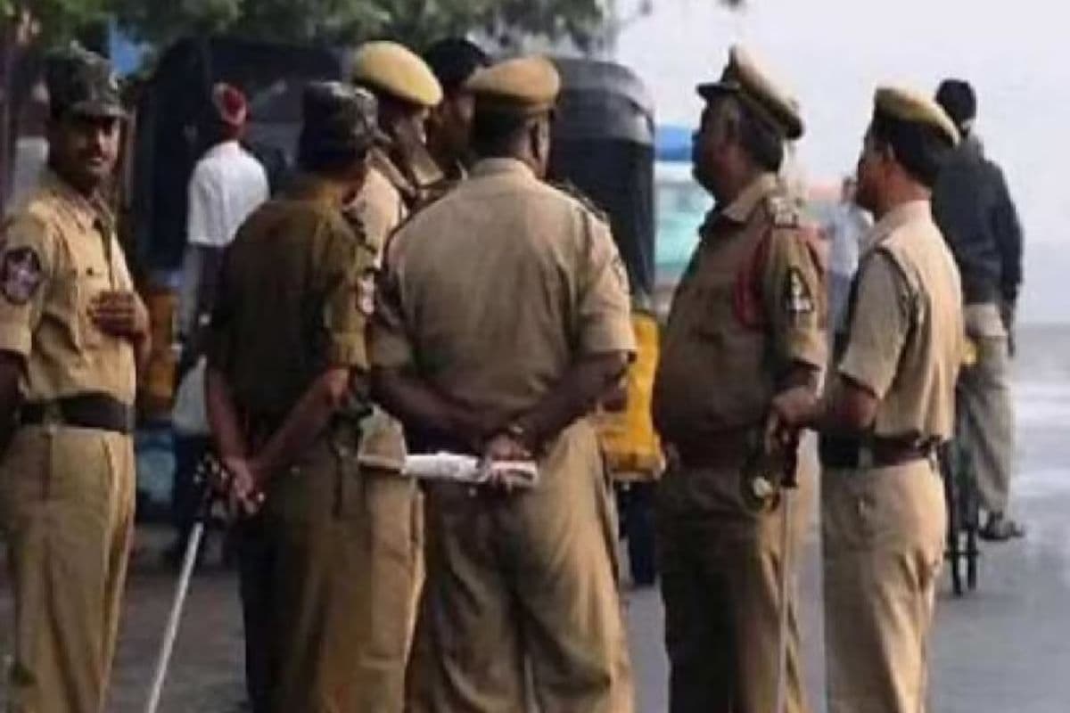 Patna News: पटना में फिर से ट्रैफिक पुलिस को कुचलने की कोशिश, जवानों ने कार सवारों को खदेड़ कर दबोचा