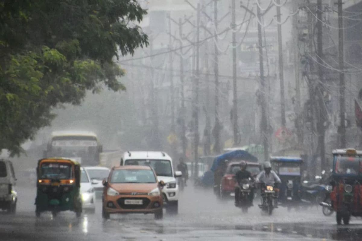 Bihar Rain Alert: बिहार के इन 23 जिलों में भयंकर बारिश का अलर्ट, IMD ने जारी की आंधी-बिजली की भी चेतावनी