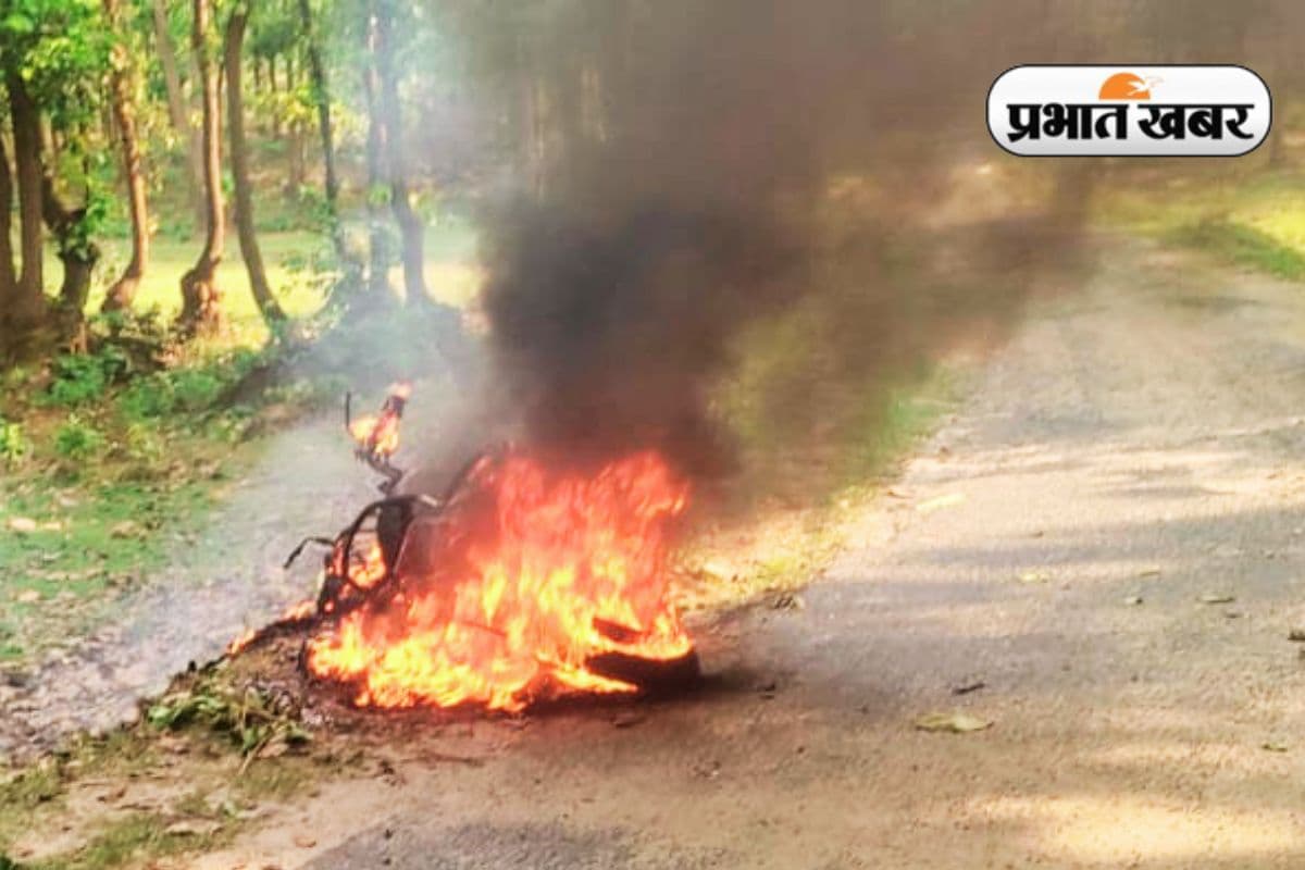 Burning Bike in Karrikhurd lalpania Bokaro