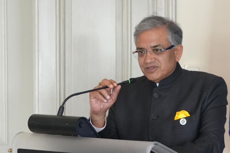 चुनाव आयोग की शानदार पहल, वोटरों को अब महज इतने ही दिनों में वोटर आईडी कार्ड की हो जाएगी डिलीवरी