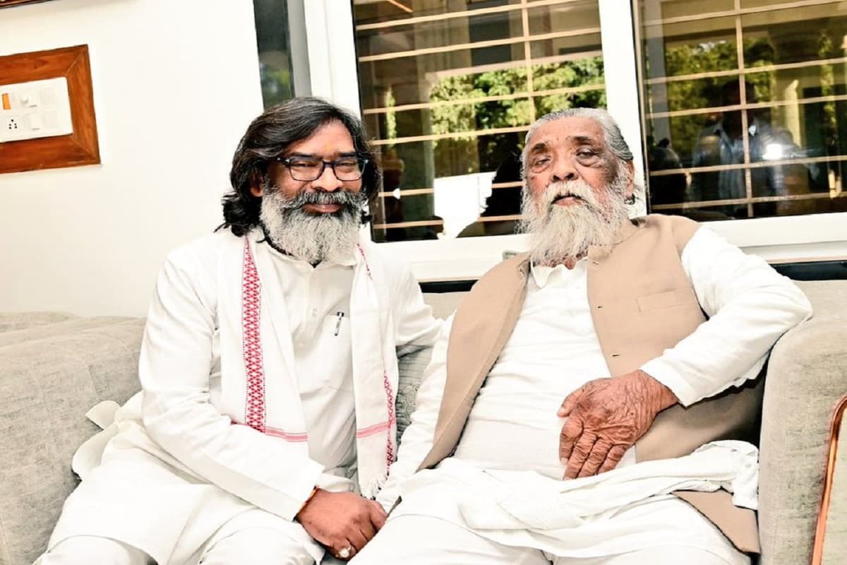 शिबू सोरेन दिल्ली के अस्पताल में भर्ती, मिलने पहुंचे सीएम हेमंत सोरेन, जानिये क्या है स्थिति