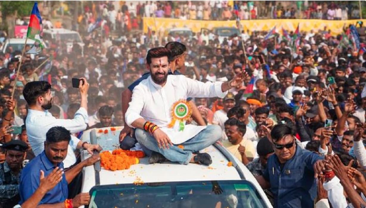 Bihar Election: बिहार में चिराग पासवान का वार रूम तैयार, लोजपा की 48 सीटों पर चुनाव लड़ने की तैयारी
