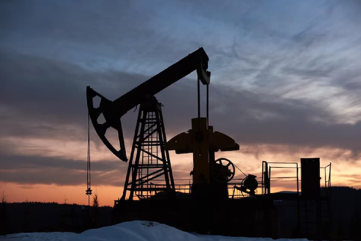 वायदा बाजार में कच्चे तेल का दाम बढ़ा, भारत में डिमांड! तो क्या महंगा होगा पेट्रोल?