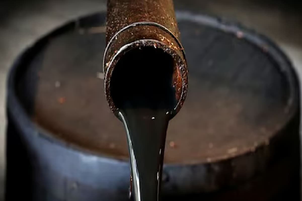 भारत-रूस के आगे चीन-पाकिस्तान फेल, 10 महीने की हाई पर क्रूड ऑयल का आयात