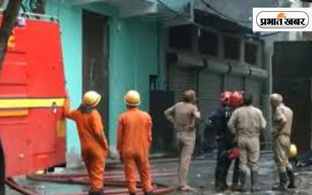 दिल्ली के रिठाला में लगी भीषण आग, 4 लोगों की मौत