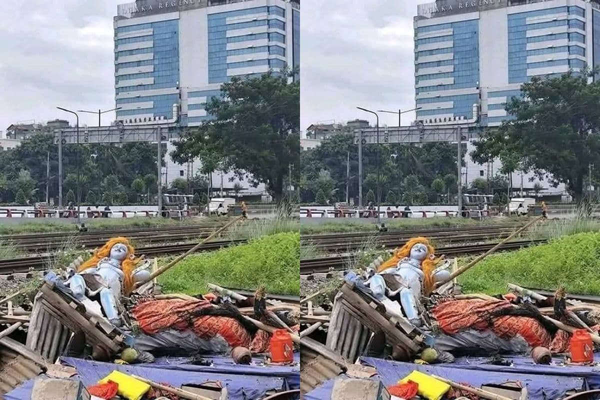 Durga Temple: बुलडोजर से गिराया गया दुर्गा मंदिर, मूर्ति तोड़ी, मचा बवाल, देखें वीडियो