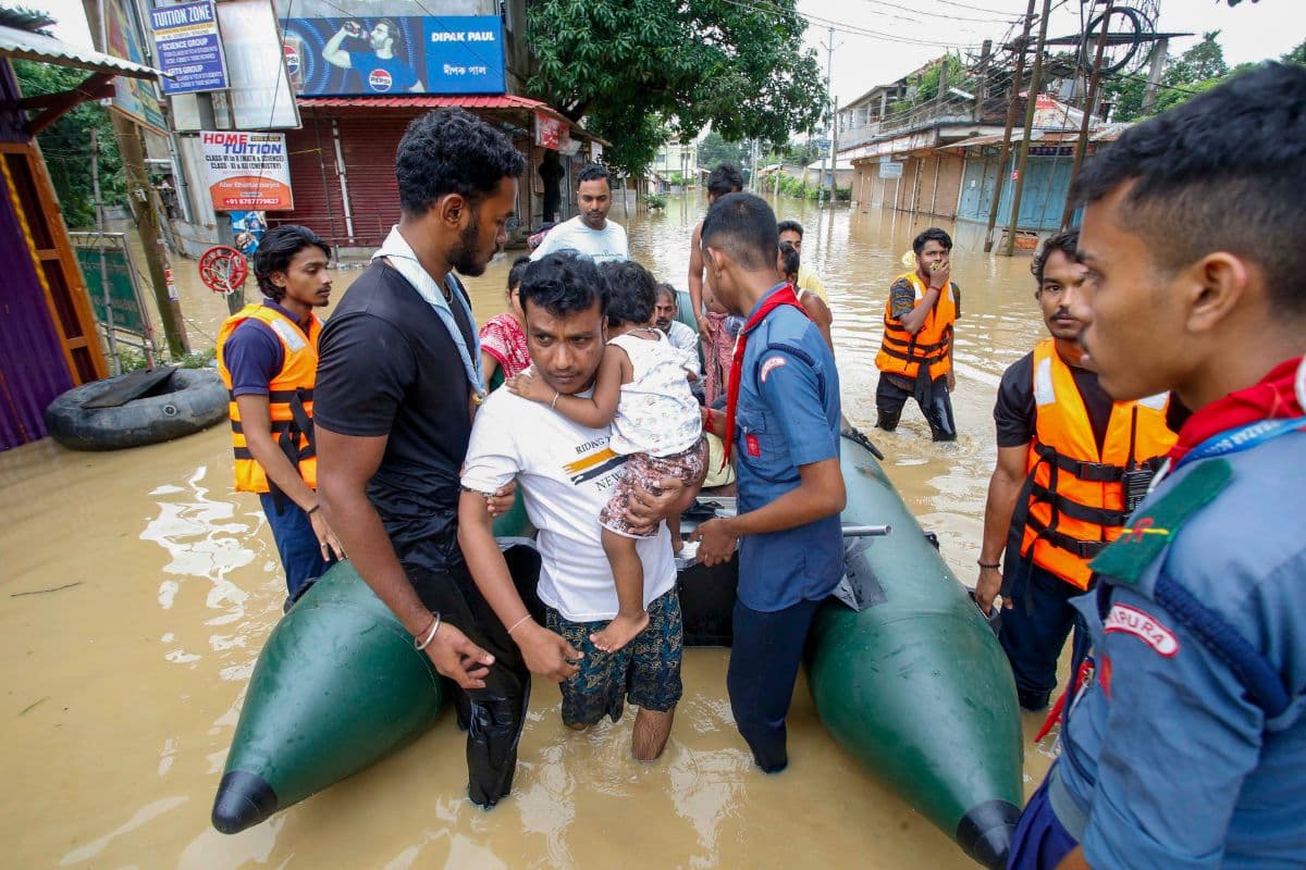 Heavy Rain And Flood: पूर्वोत्तर में बाढ़ से तबाही, 36 की मौत, मिजोरम में स्कूल बंद, 5 लाख से अधिक लोग प्रभावित