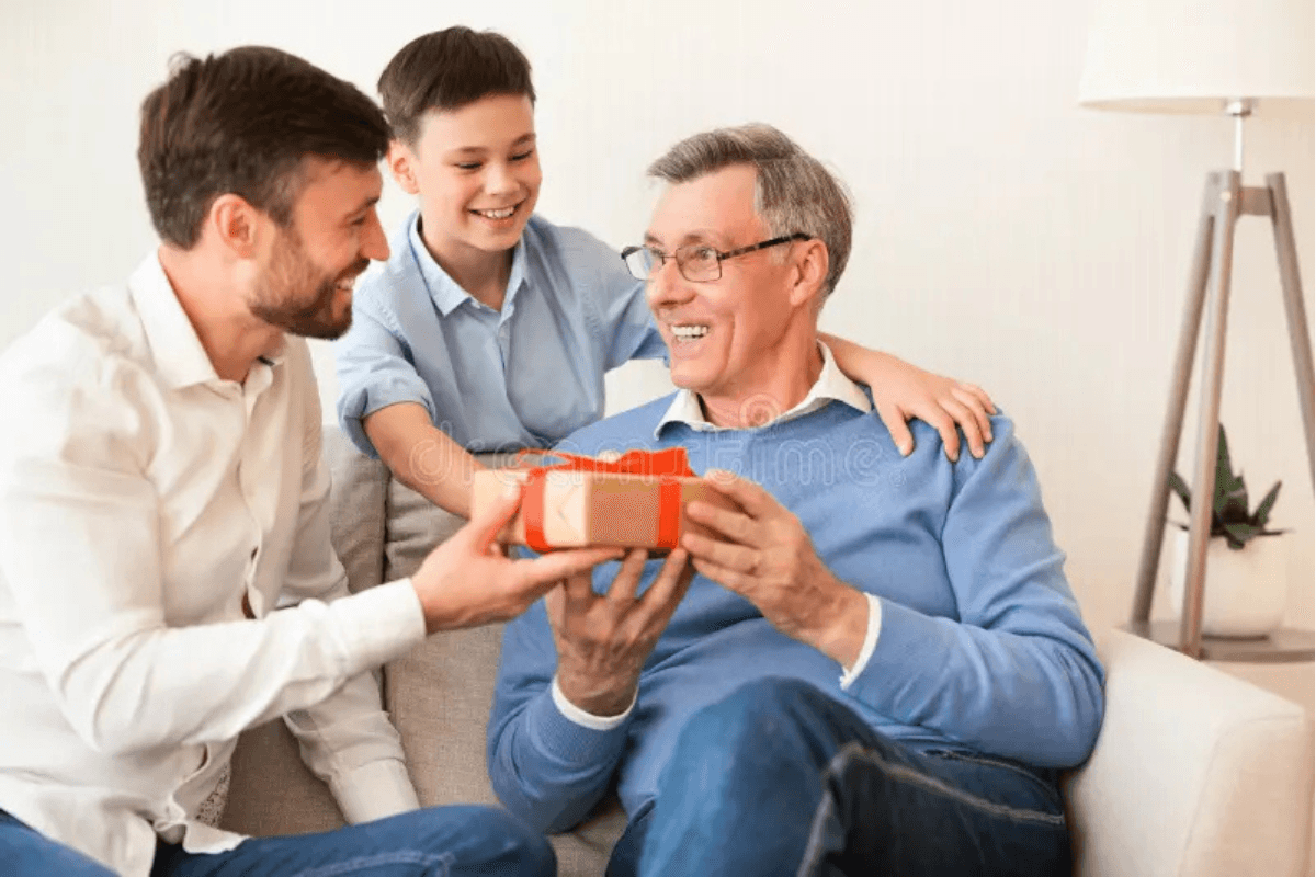 Gadgets For Father’s Day: पापा के लिए बजट में परफेक्ट गैजेट्स, फादर्स डे के लिए टॉप गिफ्ट आइडियाज