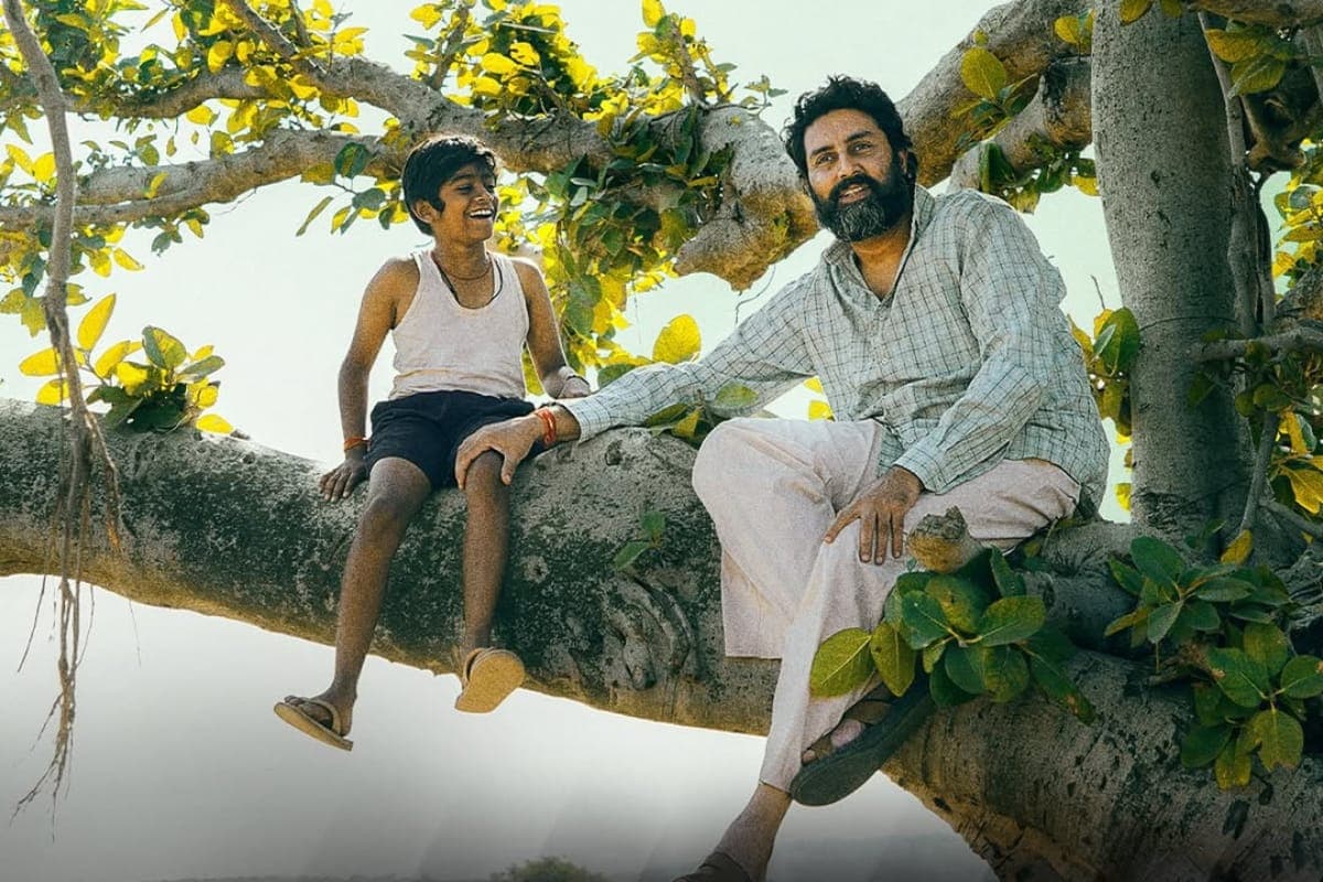 Kaalidhar Laapata Trailer Review: जमीन की लड़ाई में घर से लापता हुए अभिषेक बच्चन, फूल बेचने वाले लड़के के साथ बीता रहे जीवन