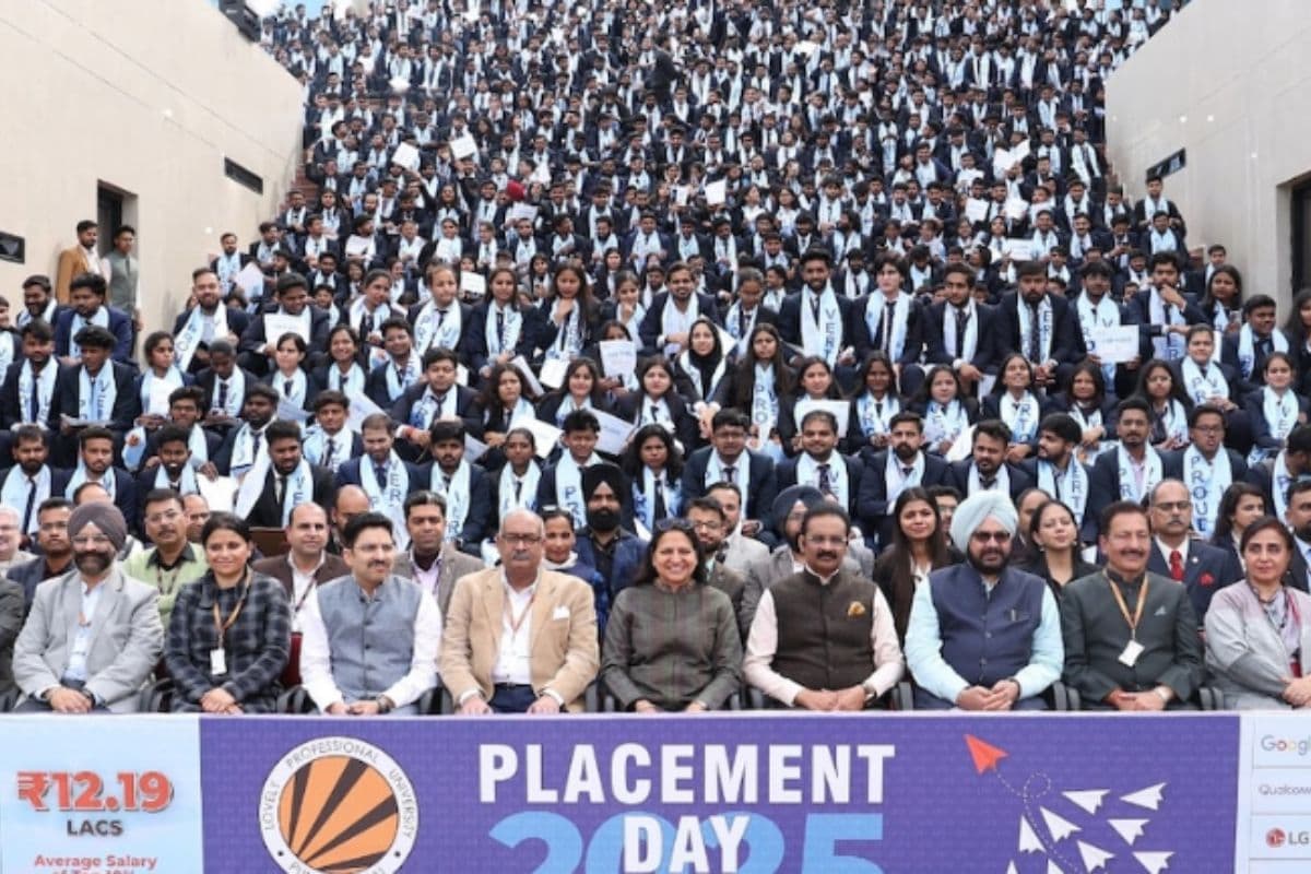 सिर्फ IITs ही नहीं: LPU के छात्र को मिला रिकॉर्ड तोड़ ₹2.5 करोड़ का प्लेसमेंट ऑफर