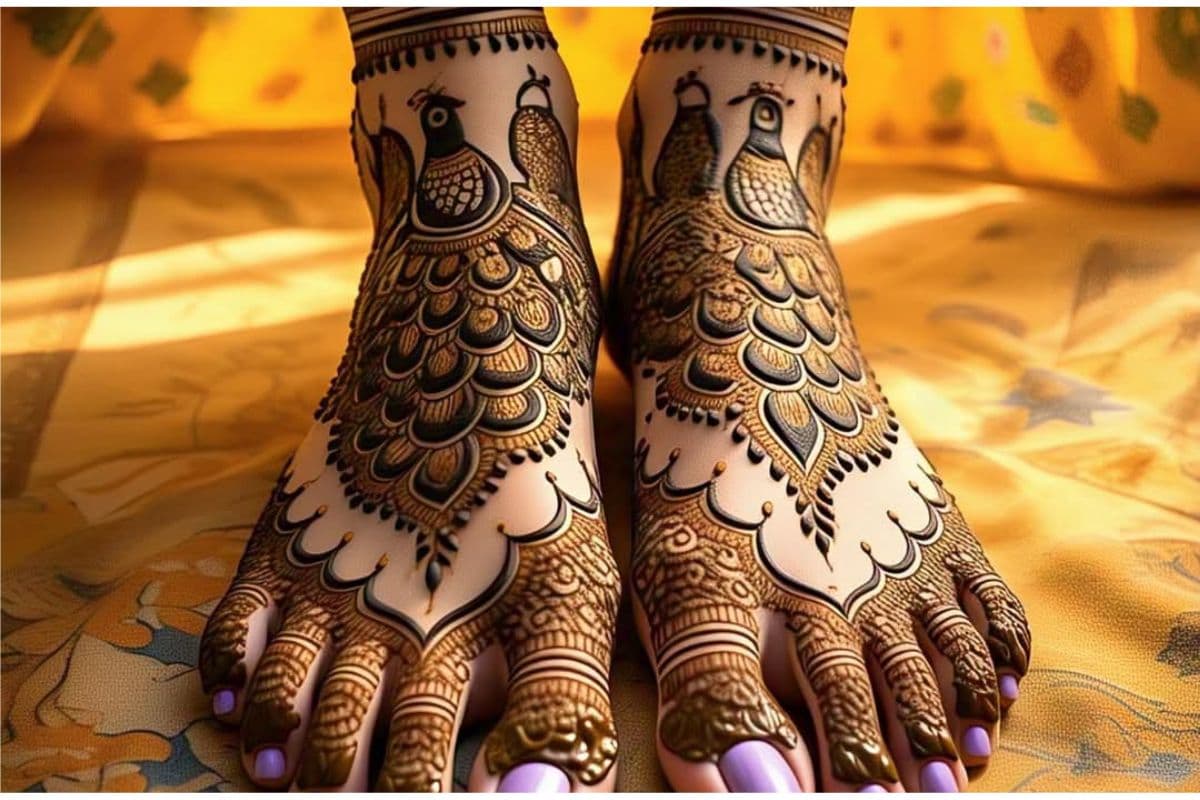 Latest Foot Mehndi Designs: सावन के मौके पर अपने पैरों को दें खूबसूरत और ट्रेंडी लुक