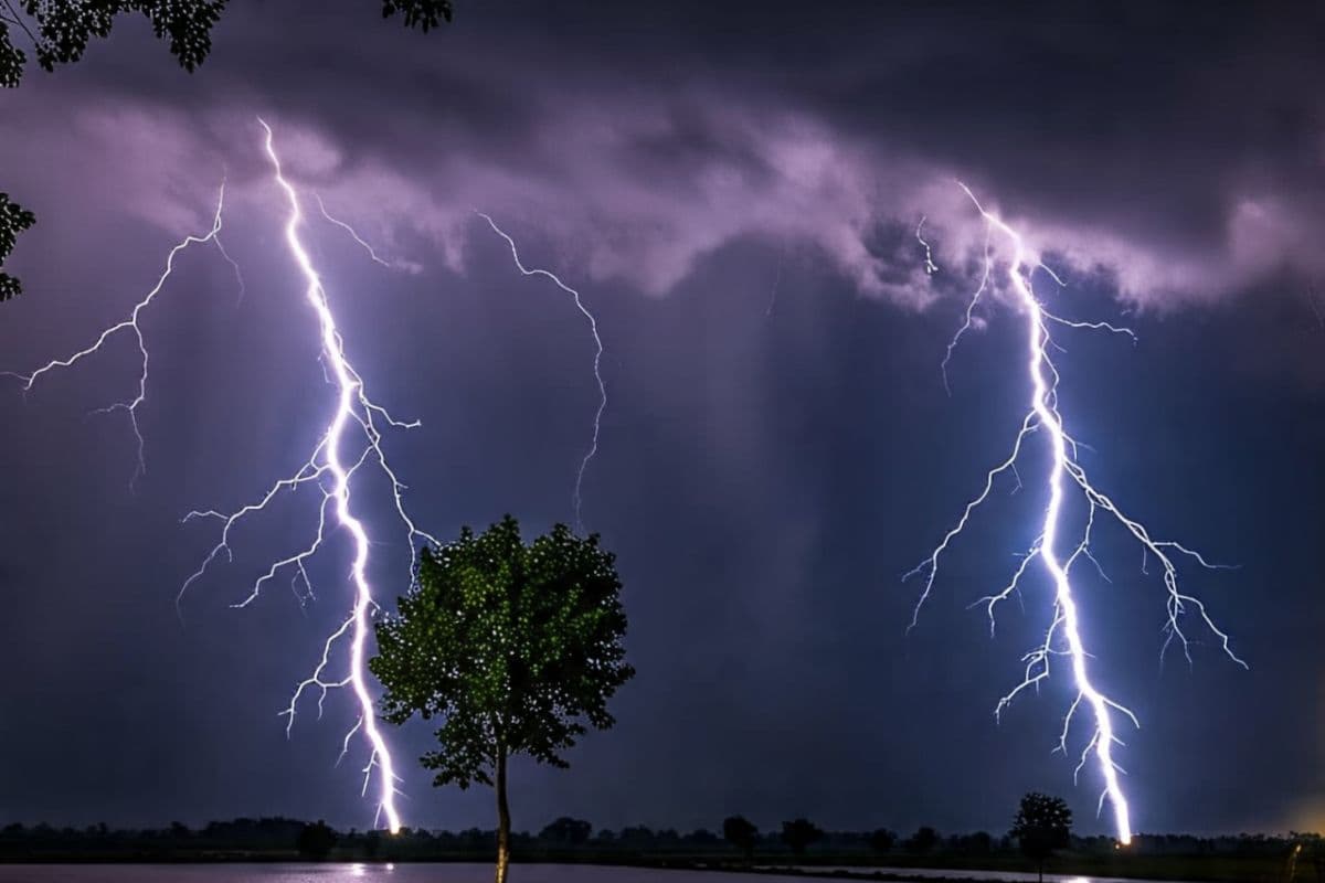 Bihar Lightning Death: बिहार में आसमान से बरसी मौत, एक ही दिन में 8 लोगों की मौत, IMD ने दी चेतवानी