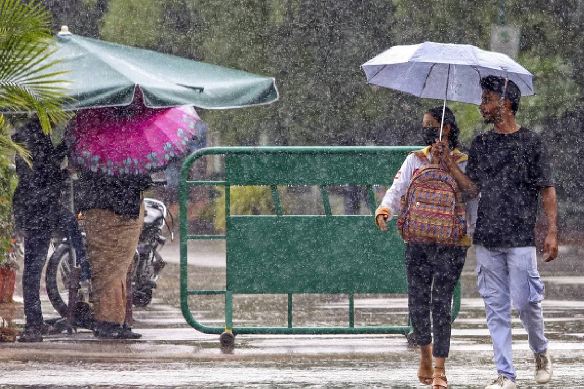 Monsoon Tracker : मानसून पड़ा धीमा, जानें कब से बढ़ेगा आगे और होगी झमाझम बारिश