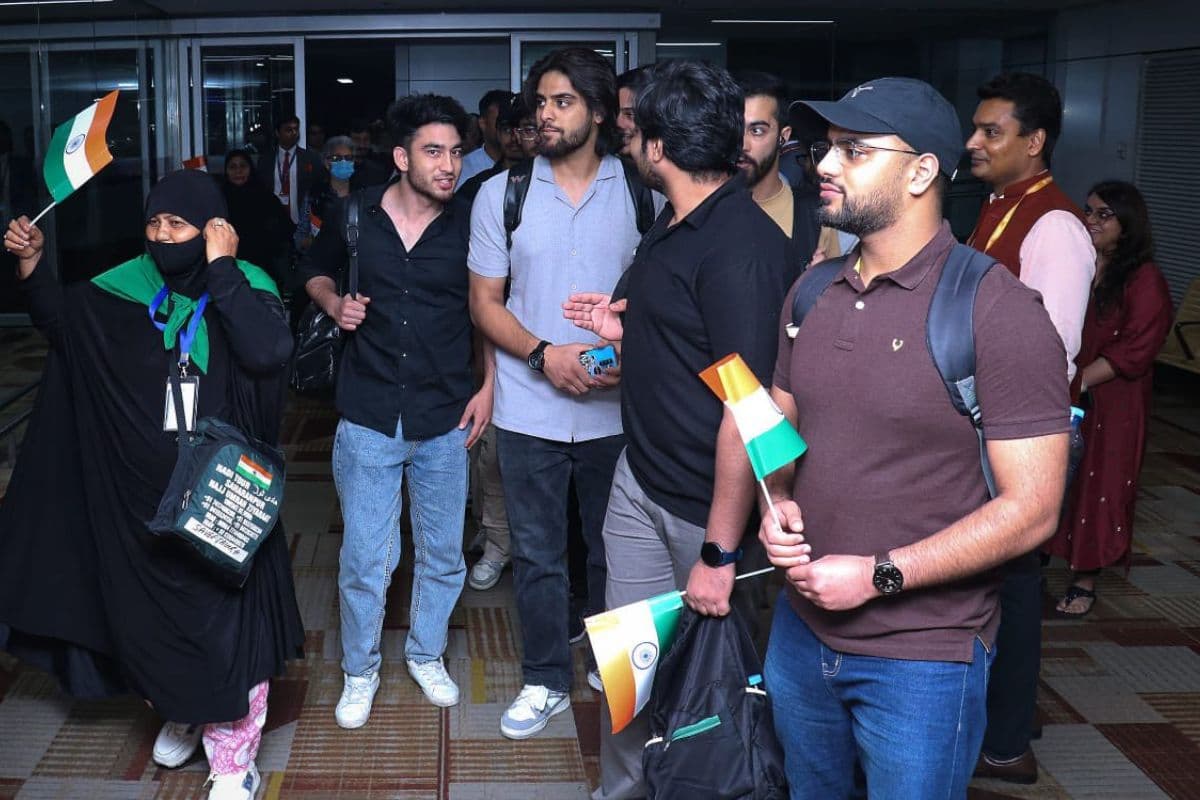 Operation Sindhu: अब सिर्फ अपने नहीं, पड़ोसियों को भी बचाएगा भारत! ईरान से चल रही निकासी तेज