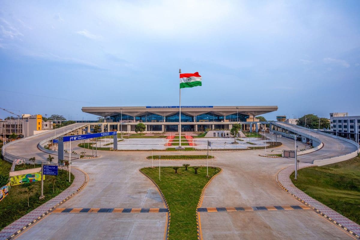 Patna Airport पर आया लेटेस्ट अपडेट, 13 विमानों की पार्किंग के लिए एप्रॉन एरिया का किया जा रहा विस्तार Patna Airport पर आया लेटेस्ट अपडेट, 13 विमानों की पार्किंग के लिए एप्रॉन एरिया का किया जा रहा विस्तार