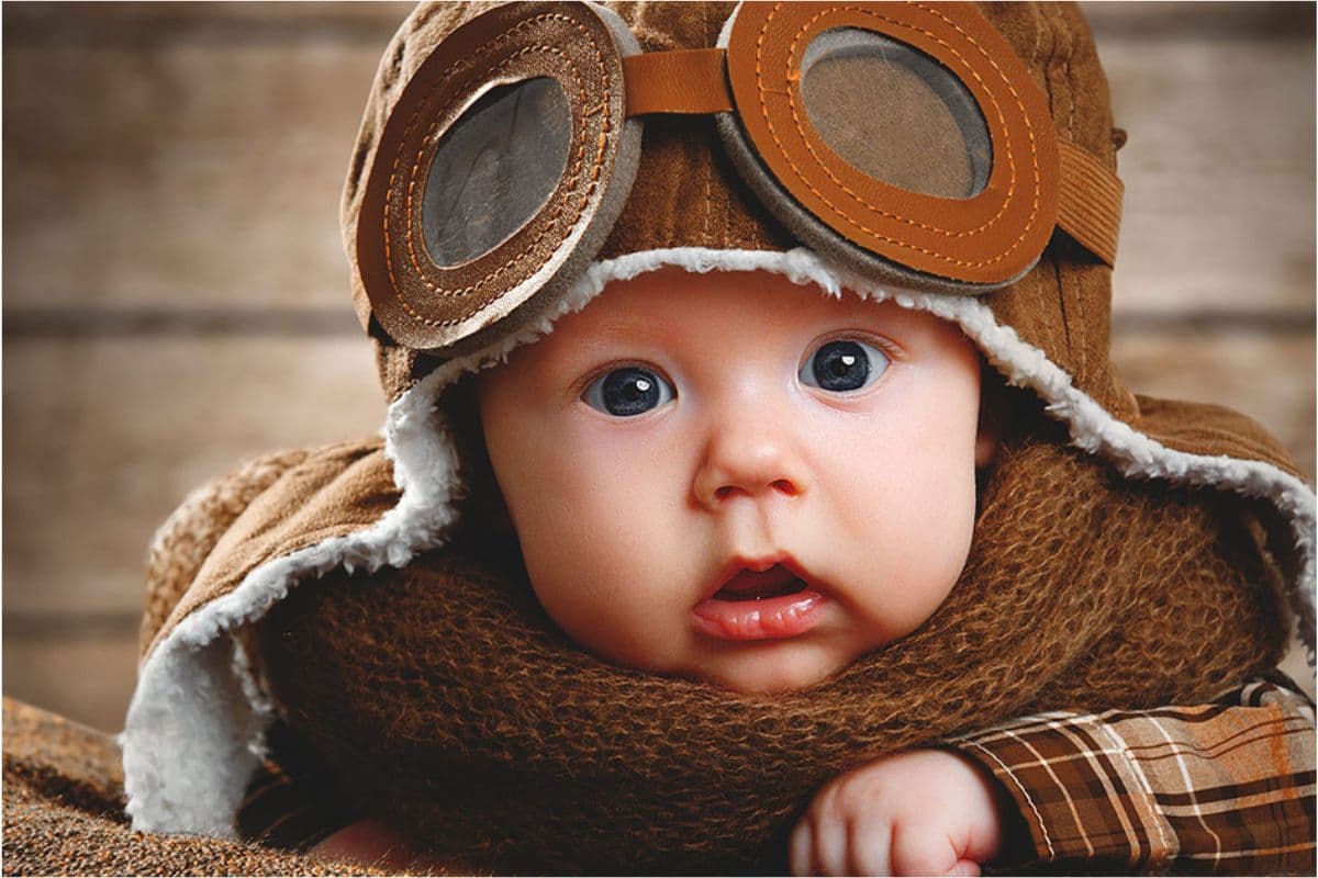 Plane Inspired Baby Names: प्लेन थीम पर बेस्ड यूनिक और ट्रेडिंग बेबी नेम्स