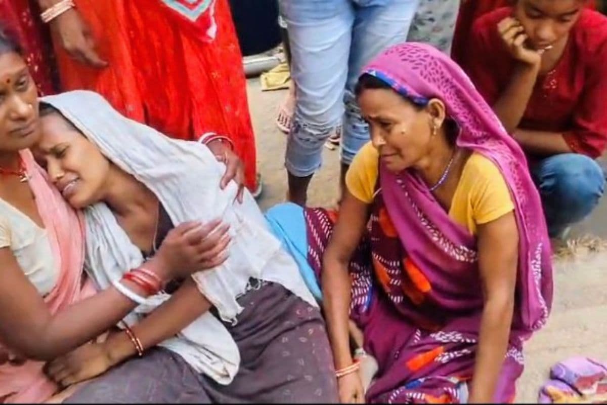 मुजफ्फरपुर में सनकी बाप ने दो बेटों को हसुआ से काट डाला, एक की मौत, दूसरे की हालत गंभीर