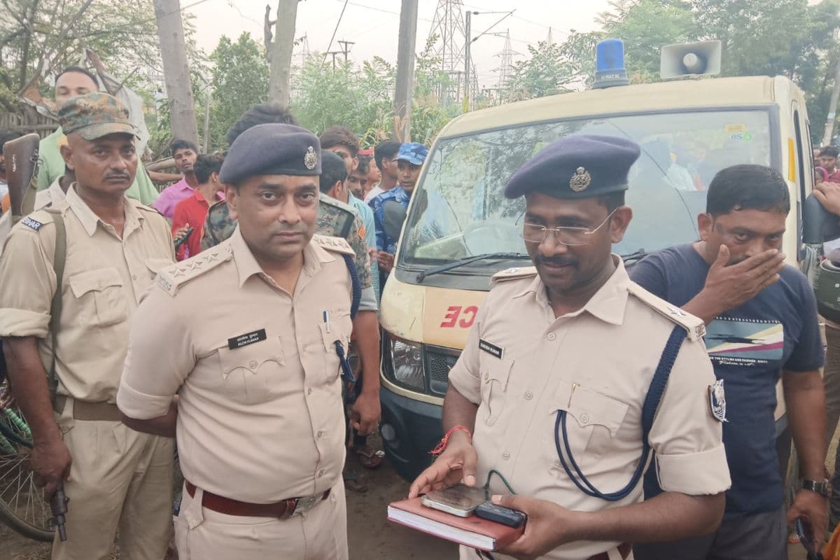 घटनास्थल पर पहुंची पुलिस