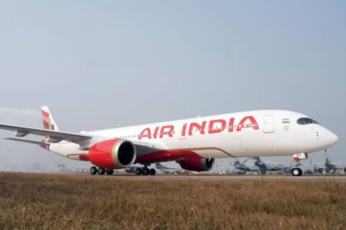 Patna: दिल्ली से पटना आ रही एअर इंडिया की फ्लाइट टर्बुलेंस में फंसी, हवा में लगे झटके से सहमे यात्री 