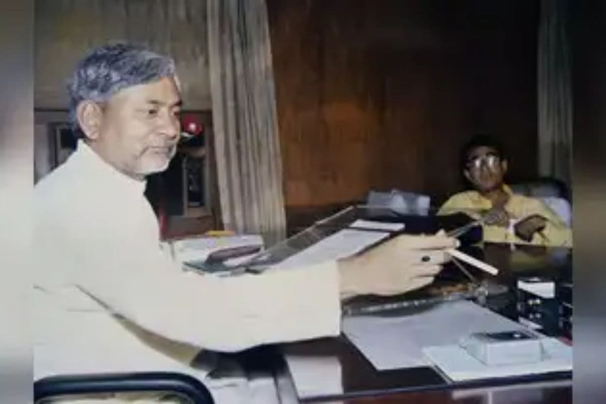 Bihar: आपातकाल का विरोध करने पर नीतीश कुमार को इंदिरा गांधी ने भेजा था जेल, सीएम ने सुनाई कहानी