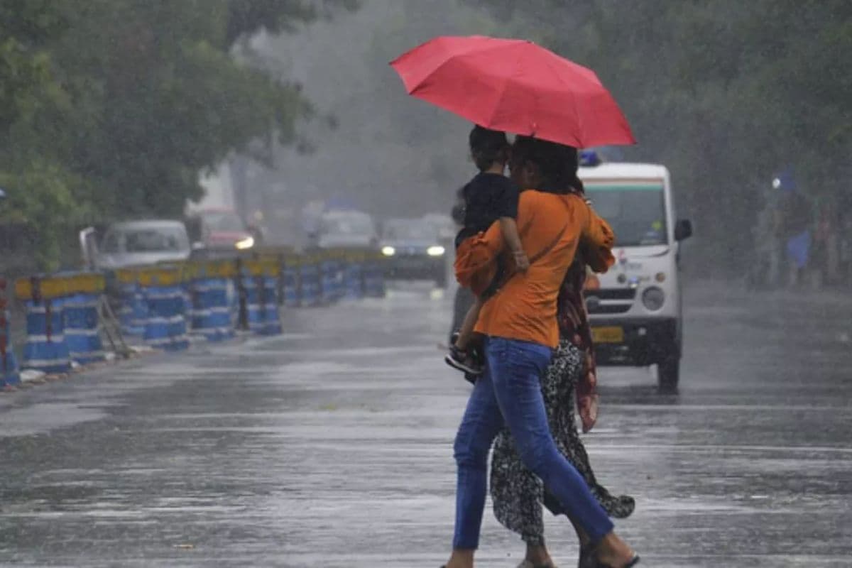 Bihar Monsoon Update: इंतजार हुआ खत्म, अगले 24 घंटे में रफ्तार पकड़ेगा मानसून, इन जिलों में होगी भयंकर बारिश